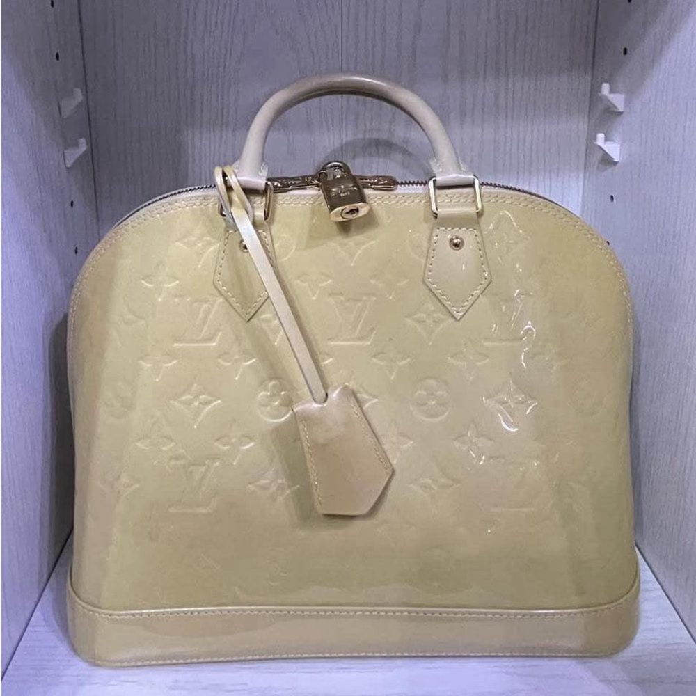 Louis Vuitton Alma Pm in Vernis Handbag